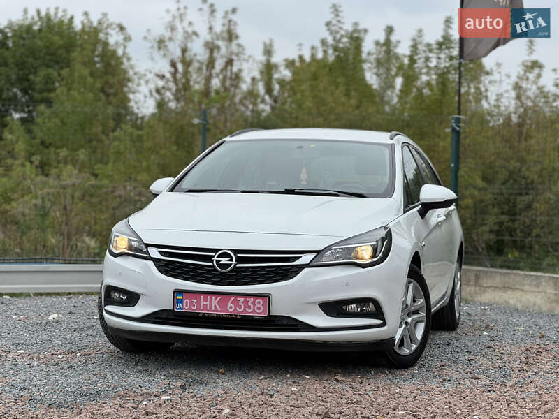Универсал Opel Astra 2017 в Дрогобыче