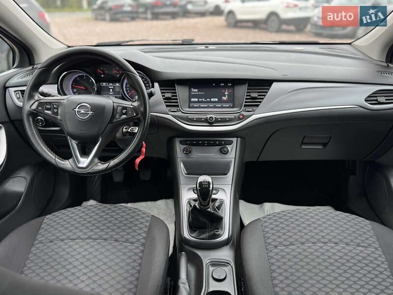 Универсал Opel Astra 2017 в Дрогобыче