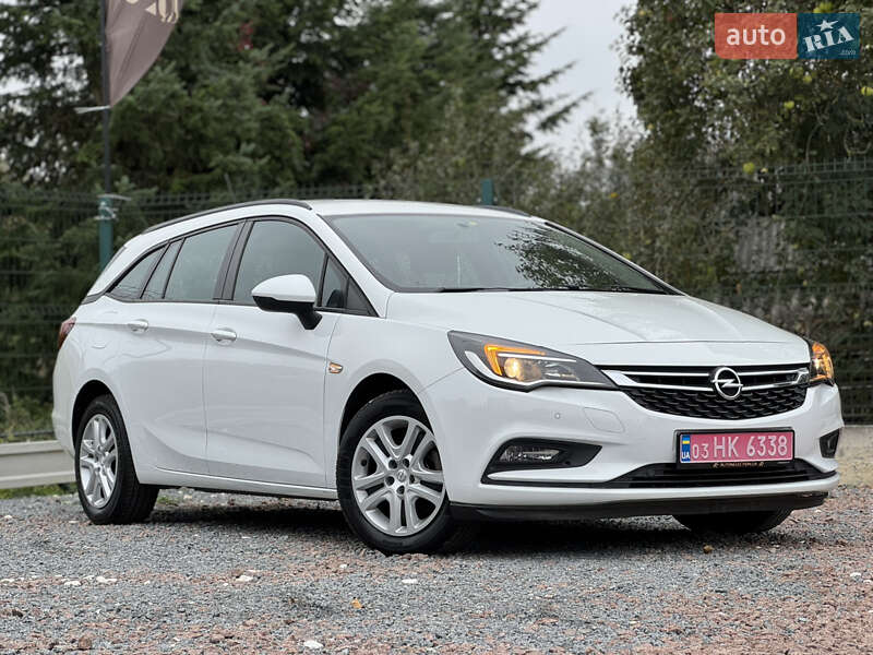 Универсал Opel Astra 2017 в Дрогобыче