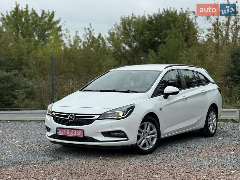 Универсал Opel Astra 2017 в Дрогобыче