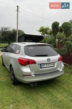 Универсал Opel Astra 2012 в 