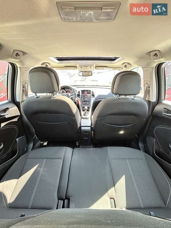 Универсал Opel Astra 2014 в Сумах