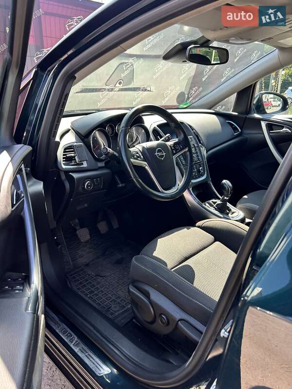 Универсал Opel Astra 2014 в Сумах