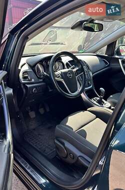 Универсал Opel Astra 2014 в 
