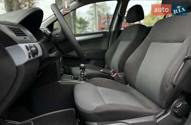 Универсал Opel Astra 2006 в 
