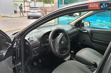 Седан Opel Astra 2005 в 