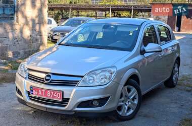 Хэтчбек Opel Astra 2009 в Звягеле