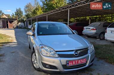 Хэтчбек Opel Astra 2009 в 