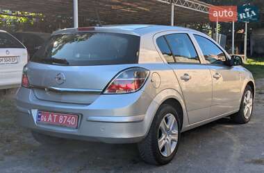 Хэтчбек Opel Astra 2009 в 