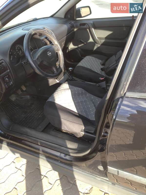Хэтчбек Opel Astra 2005 в Ивано-Франковске