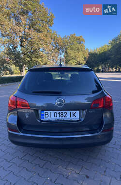Универсал Opel Astra 2012 в 