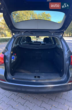 Универсал Opel Astra 2012 в 