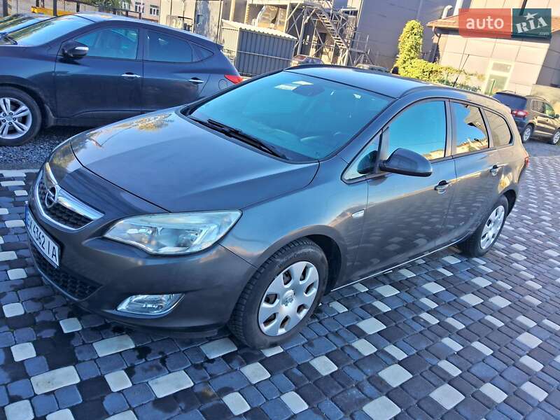 Универсал Opel Astra 2011 в Шепетовке
