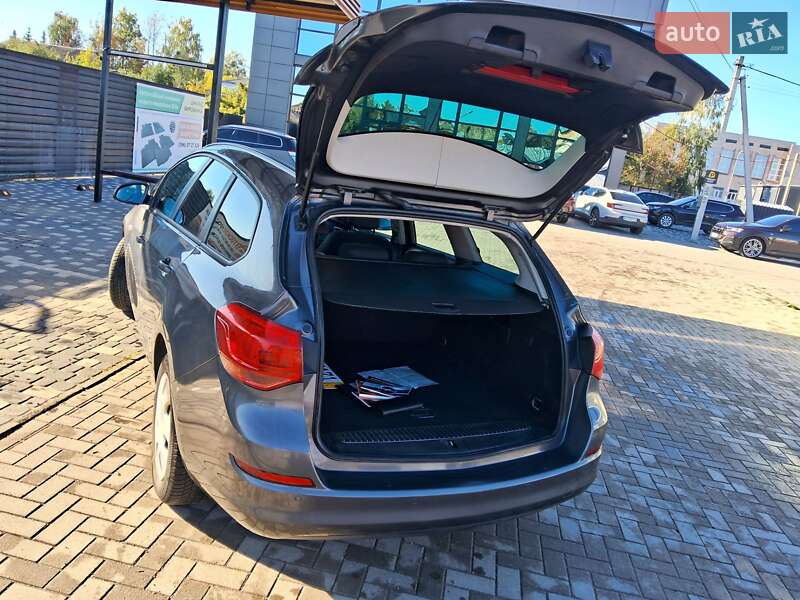 Универсал Opel Astra 2011 в Шепетовке