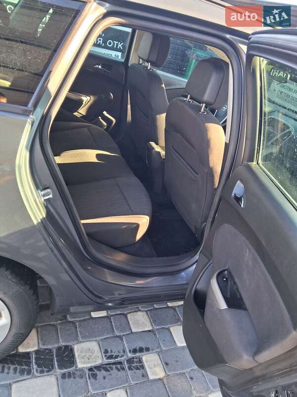 Универсал Opel Astra 2011 в Шепетовке