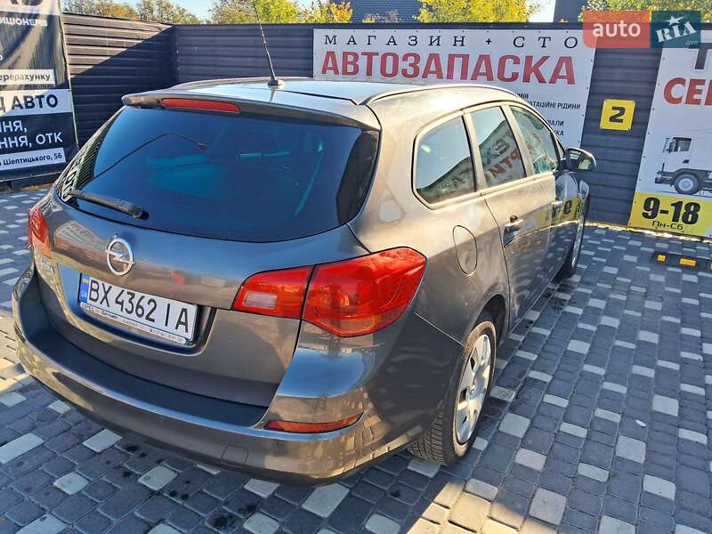 Универсал Opel Astra 2011 в Шепетовке