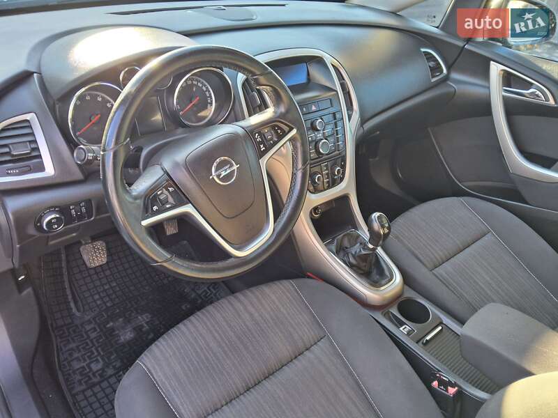Универсал Opel Astra 2011 в Шепетовке