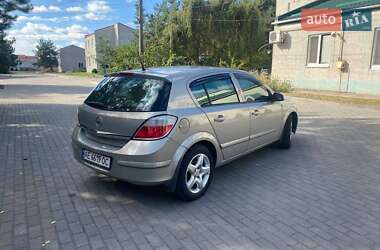 Хэтчбек Opel Astra 2006 в 