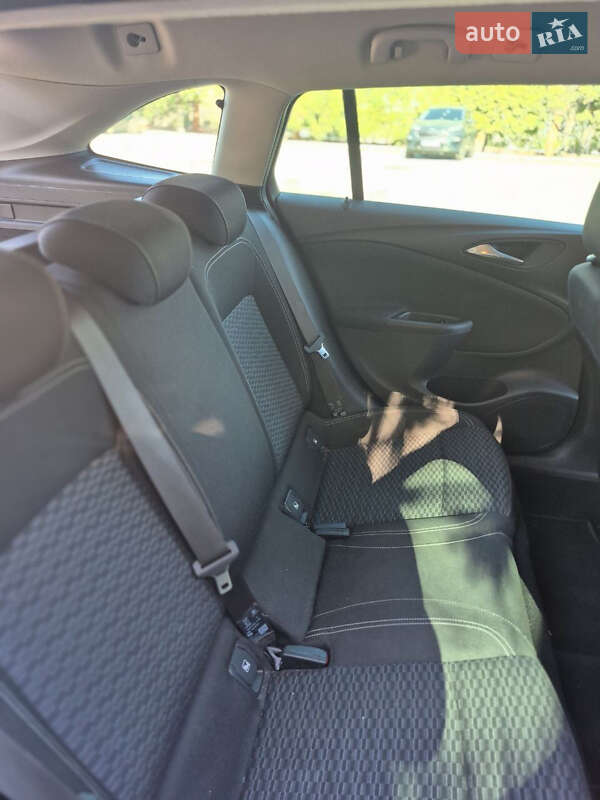 Универсал Opel Astra 2016 в Кривом Роге