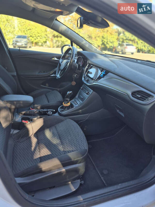 Универсал Opel Astra 2016 в Кривом Роге