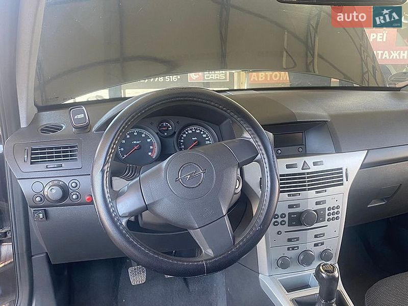 Хэтчбек Opel Astra 2009 в Обухове