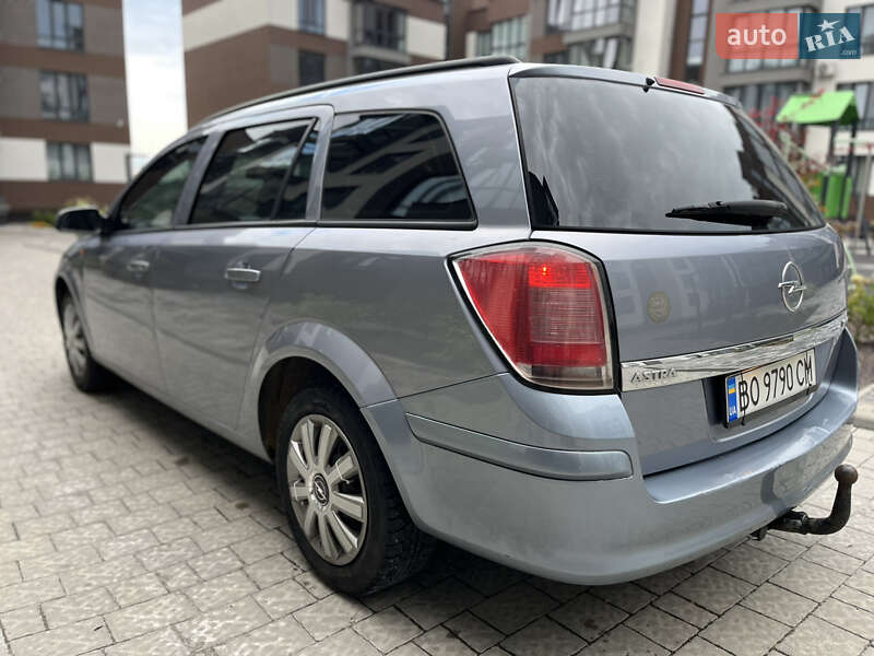 Универсал Opel Astra 2004 в Львове