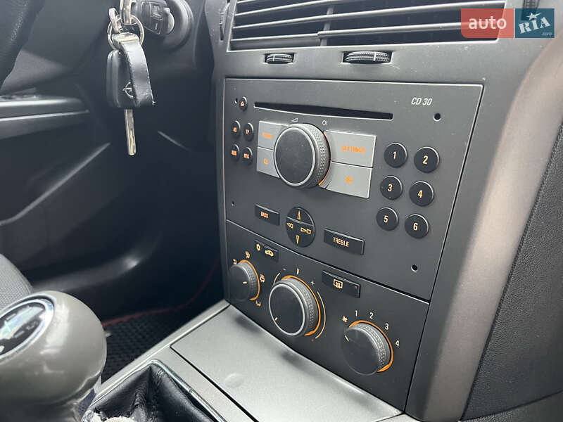 Универсал Opel Astra 2004 в Львове