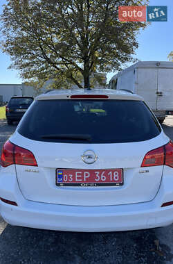 Универсал Opel Astra 2012 в 