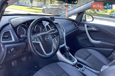 Универсал Opel Astra 2012 в 
