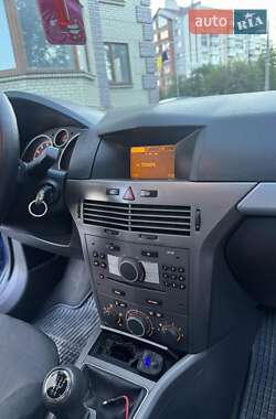 Универсал Opel Astra 2006 в 
