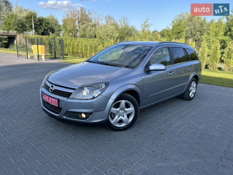 Универсал Opel Astra 2005 в Золочеве