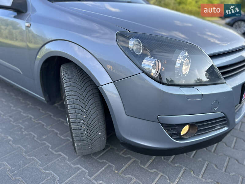 Универсал Opel Astra 2005 в Золочеве