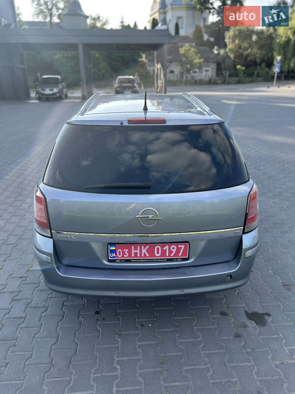Универсал Opel Astra 2005 в Золочеве