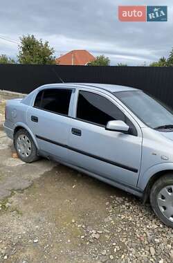 Седан Opel Astra 2004 в 
