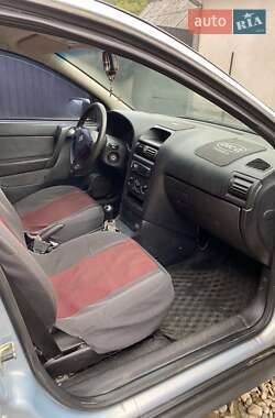 Седан Opel Astra 2004 в 