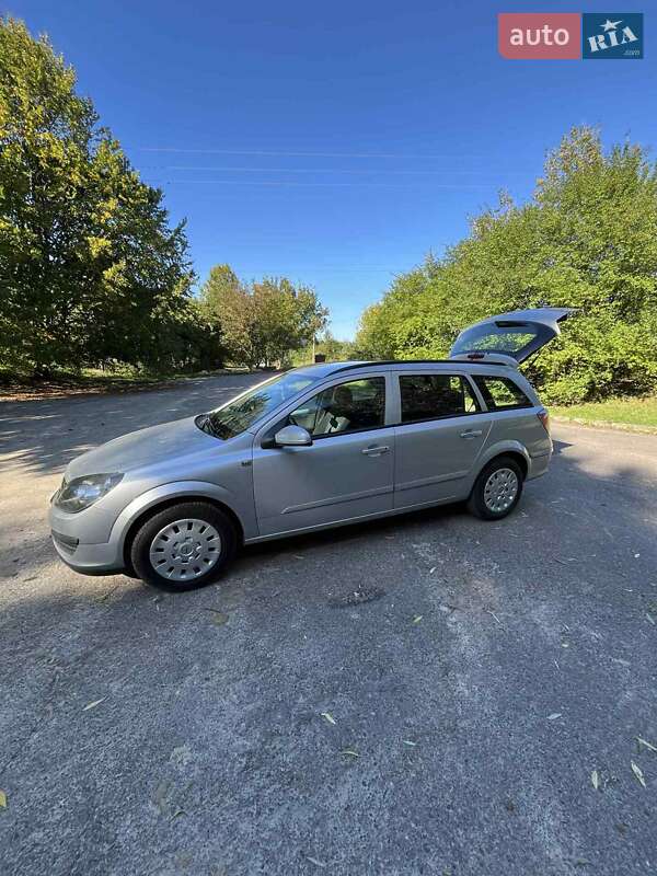 Универсал Opel Astra 2006 в Рава-Русской