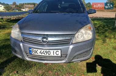 Универсал Opel Astra 2008 в Ровно