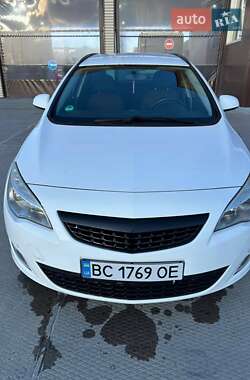 Универсал Opel Astra 2011 в 