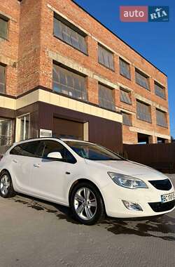 Универсал Opel Astra 2011 в 