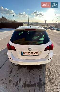 Универсал Opel Astra 2011 в 