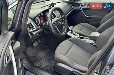 Универсал Opel Astra 2013 в 