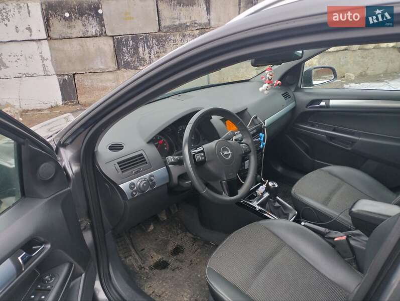 Универсал Opel Astra 2009 в Чернигове
