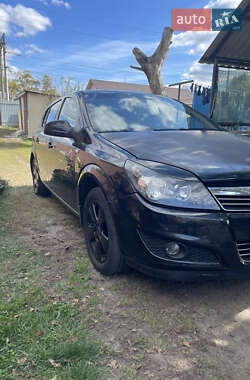 Хэтчбек Opel Astra 2012 в 