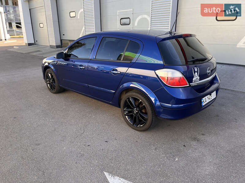 Хэтчбек Opel Astra 2005 в Киеве