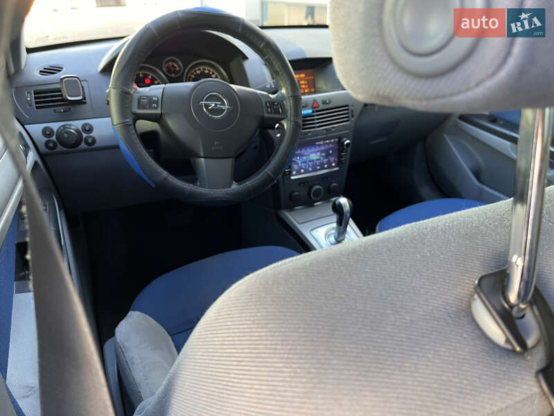 Хэтчбек Opel Astra 2005 в Киеве