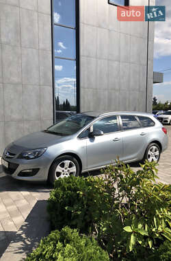 Универсал Opel Astra 2014 в 