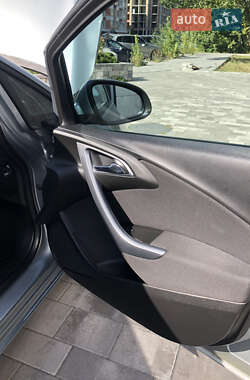 Универсал Opel Astra 2014 в 