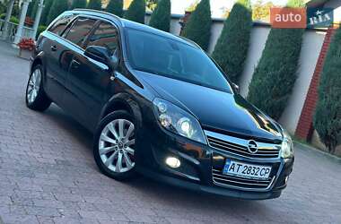 Универсал Opel Astra 2010 в 