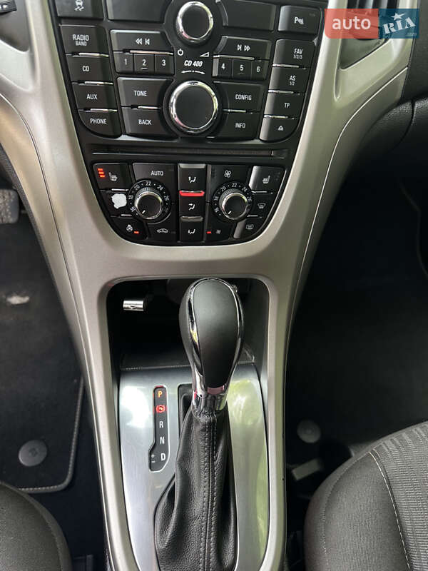 Хэтчбек Opel Astra 2011 в Владимире