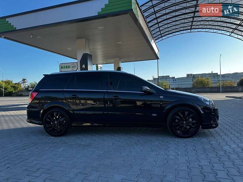Универсал Opel Astra 2009 в Могилев-Подольске